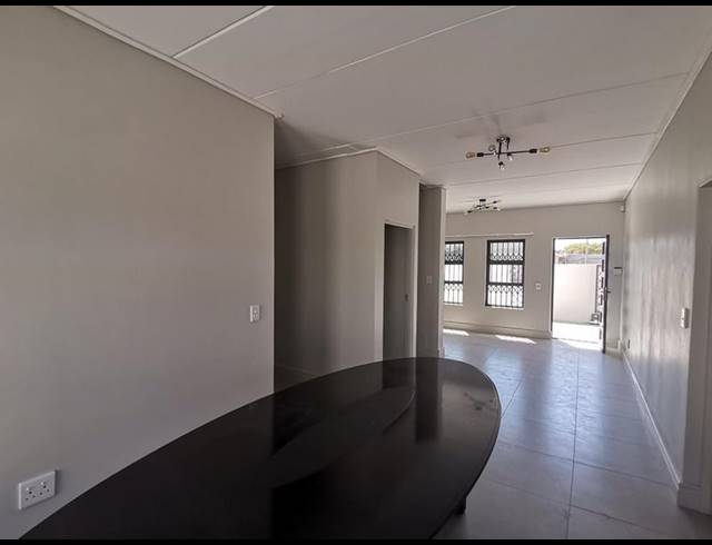 3 BEDROOM PROPERTY TO RENT IN GOODWOOD CENTRAL